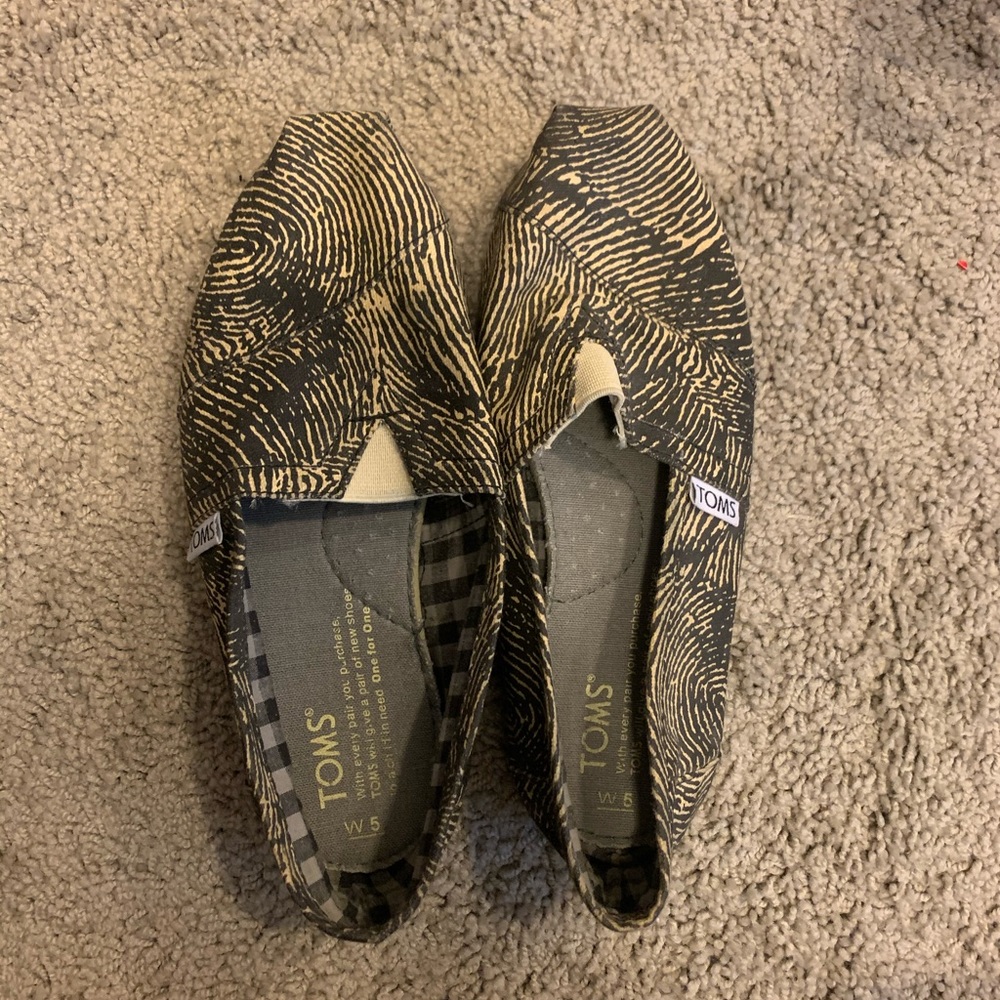 TOMS Slip-ons